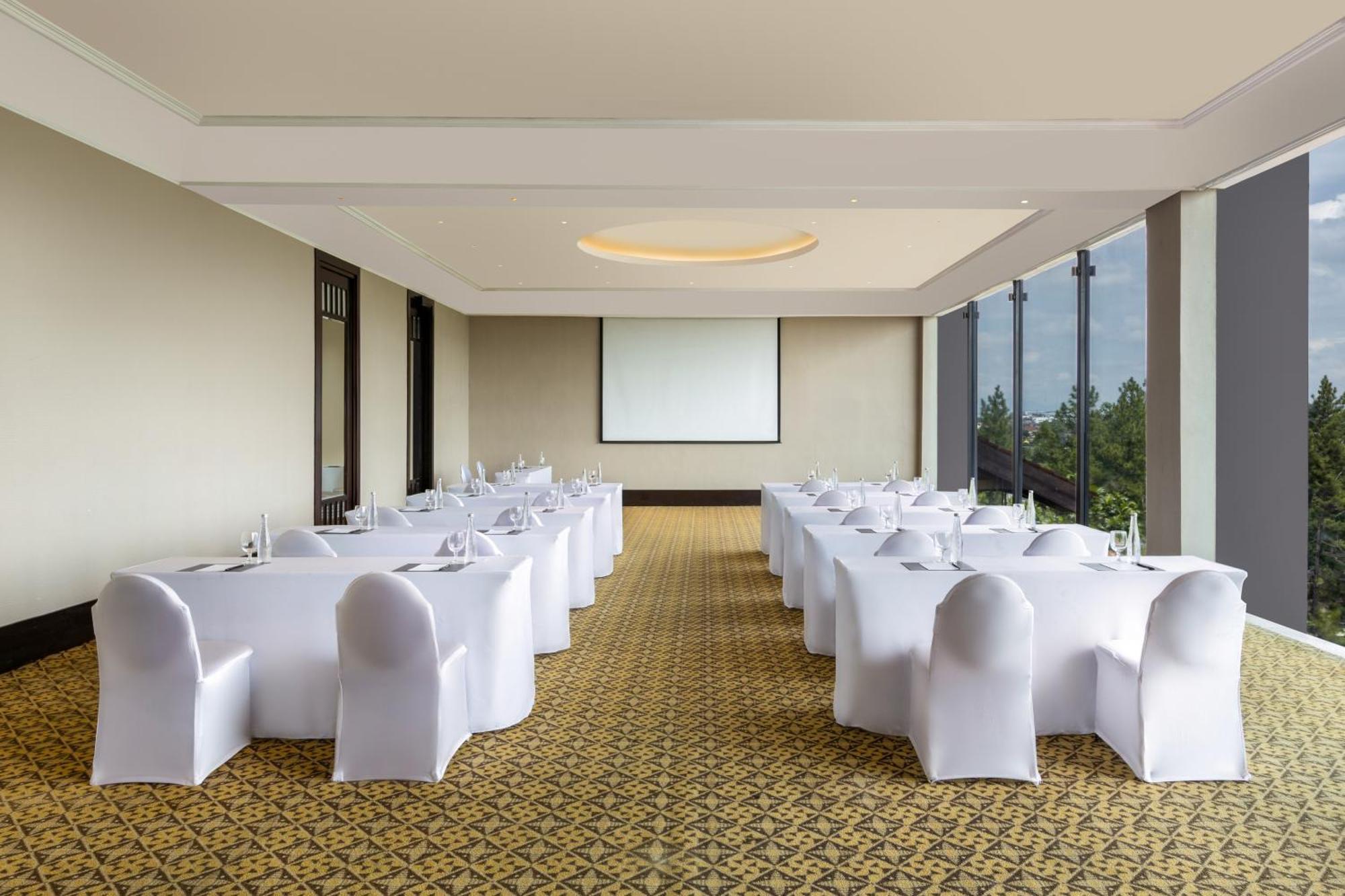 Sheraton Mustika Yogyakarta Resort&spa - Chse Certified 5*